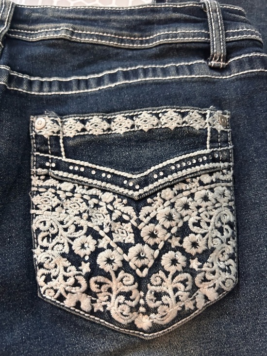harper & ivy Denim - Harper & Ivy Dark Blue Boot Cut Jeans with White Embroidered Pocket. Size 11